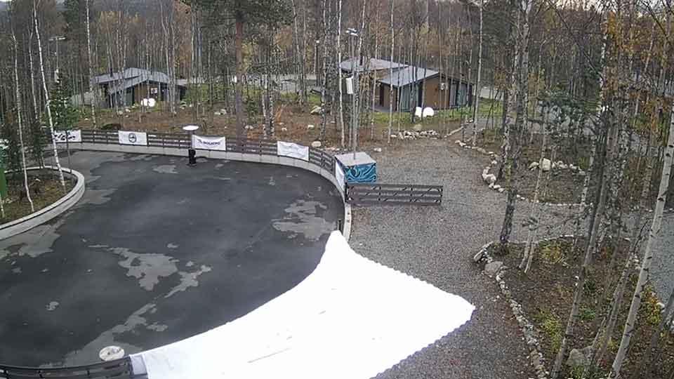 Webcam at the “Siyanie” Art Ice Rink (View 3) in Apatity
