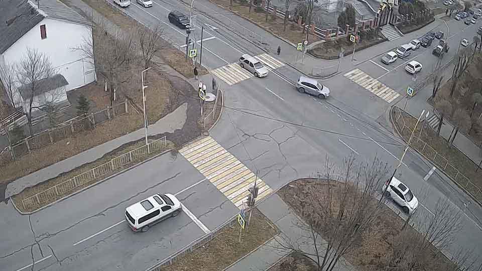 Webcam on intersection of Kirova and Dzerzhinskogo streets in Artyom