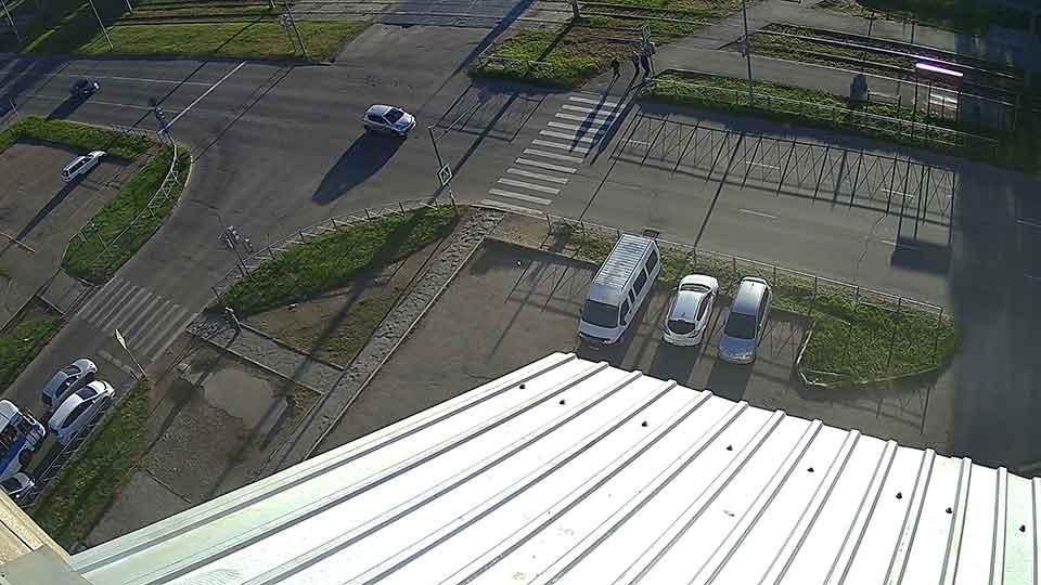 Webcam on intersection of Leningradskiy and Eniseyskaya streets in Angarsk