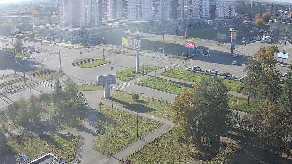 Webcam auf der Kreuzung der Straßen Leningradskiy und Sozialistitscheskaja in Angarsk