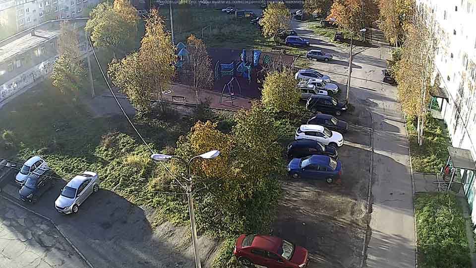 Webcam no playground da rua Kosmonavtov, Apatity