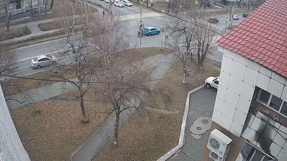 Webcam no cruzamento das ruas Internatsionalnaya e Kirova, Artyom