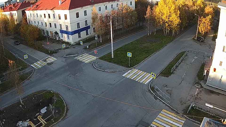 Cámara web en el cruce de las calles Kosmonavtov y Moskovskaya, Apatity
