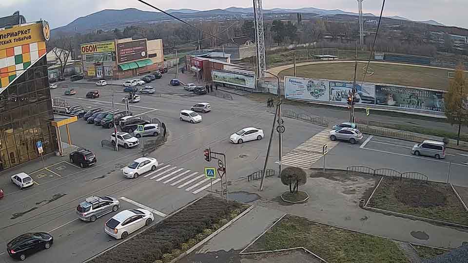 Cámara web en la intersección de las calles Ostrovskogo y Zhukovskogo, Arsenyev