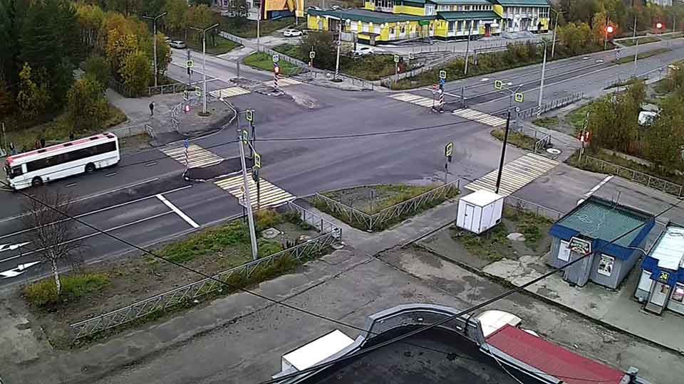 Cámara web en el cruce de las calles Voinov-Internatsionalistov y Sidorenko, Apatity