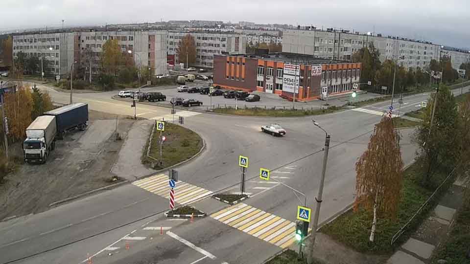 Webcam au carrefour des rues Zhemchuzhnaya et Gladysheva à Apatity